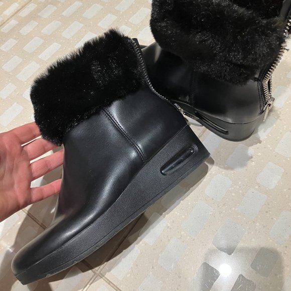 DKNY low cut boots, Man made leather and fur. Size 6.5 - Picture 2 of 5